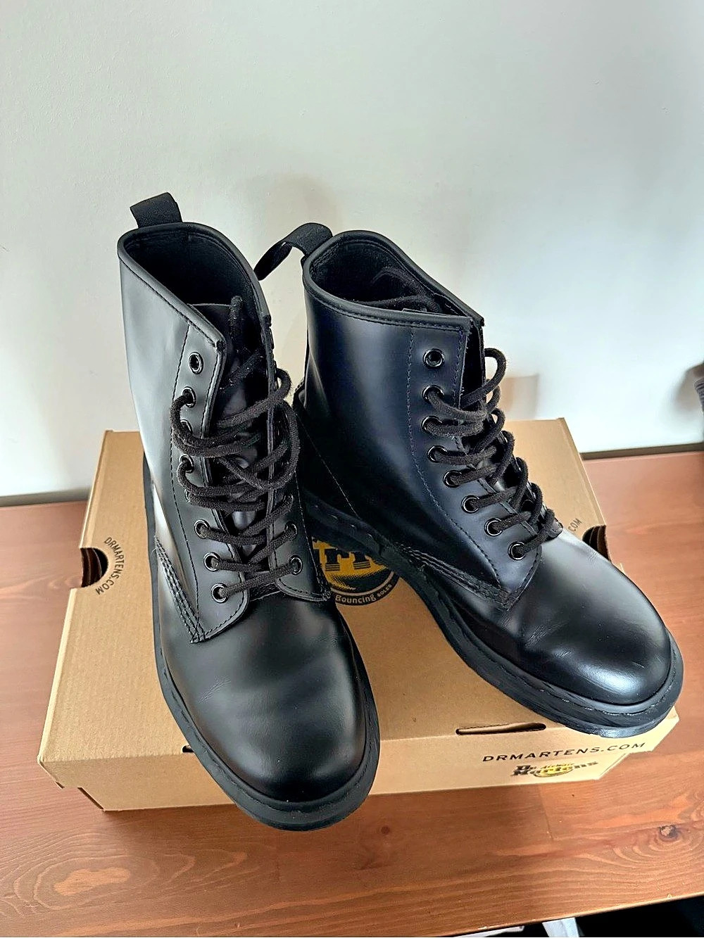 Dr. Martens 1460 Mono Black Combat Boots US 8 Like New